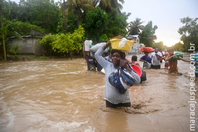 Enchentes deixam 42 mortos e 11 desaparecidos no Haiti Enchentes deixam 42 mortos e 11 desaparecidos no Haiti