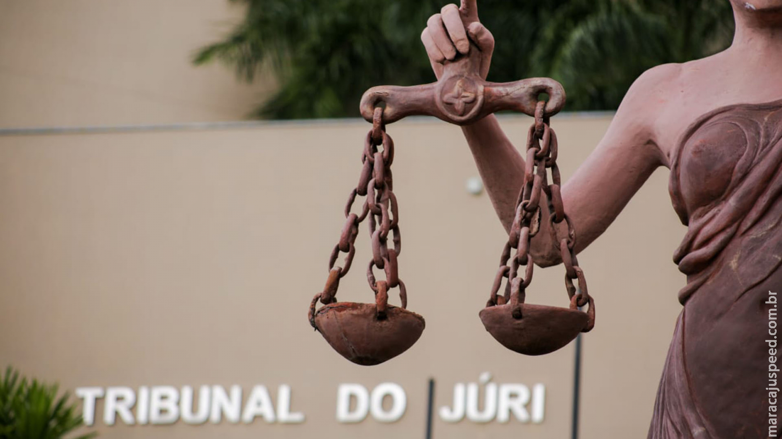 Acusada de tentar matar o marido a facadas por ele se negar a jantar é absolvida