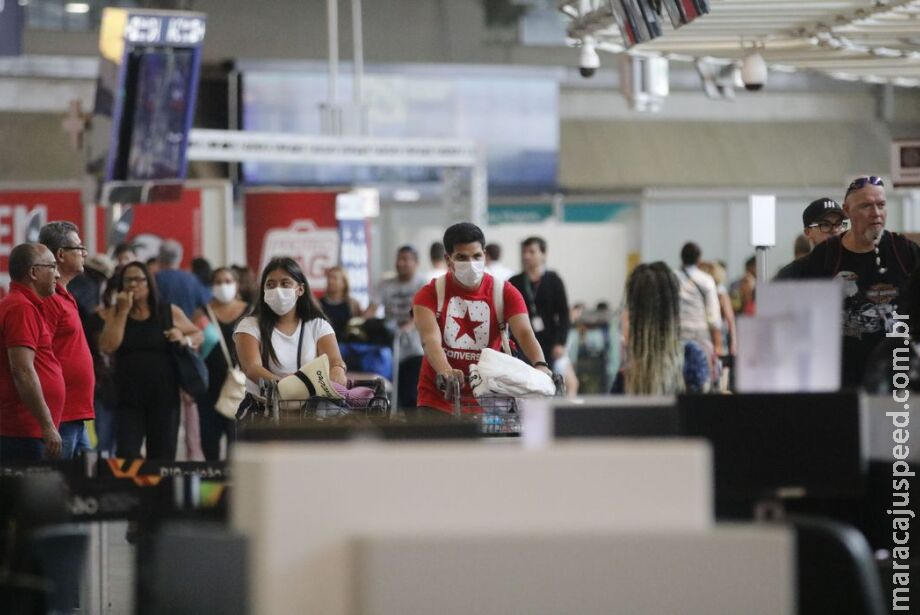 Anvisa deixa de exigir teste de covid-19 para entrada no país