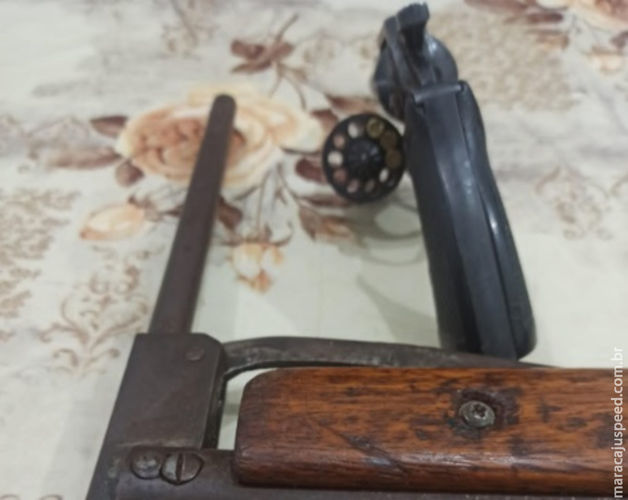 Após denúncias de disparos, armas são apreendidas em Paraíso das Águas