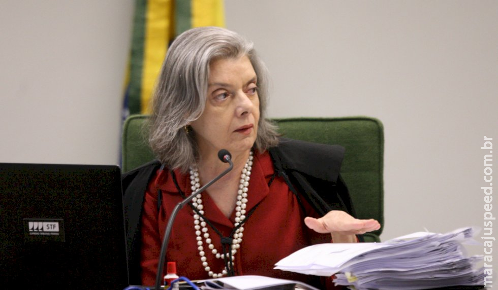 Cármen Lúcia obriga Mauro Cid a comparecer na CPMI do 8 de Janeiro