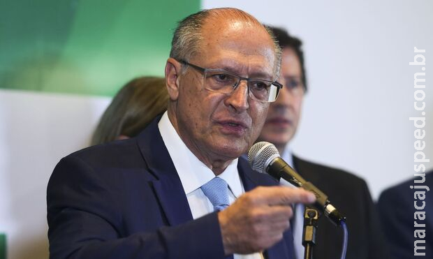 Concessionárias já devem vender carro mais barato nesta terça, diz Alckmin
