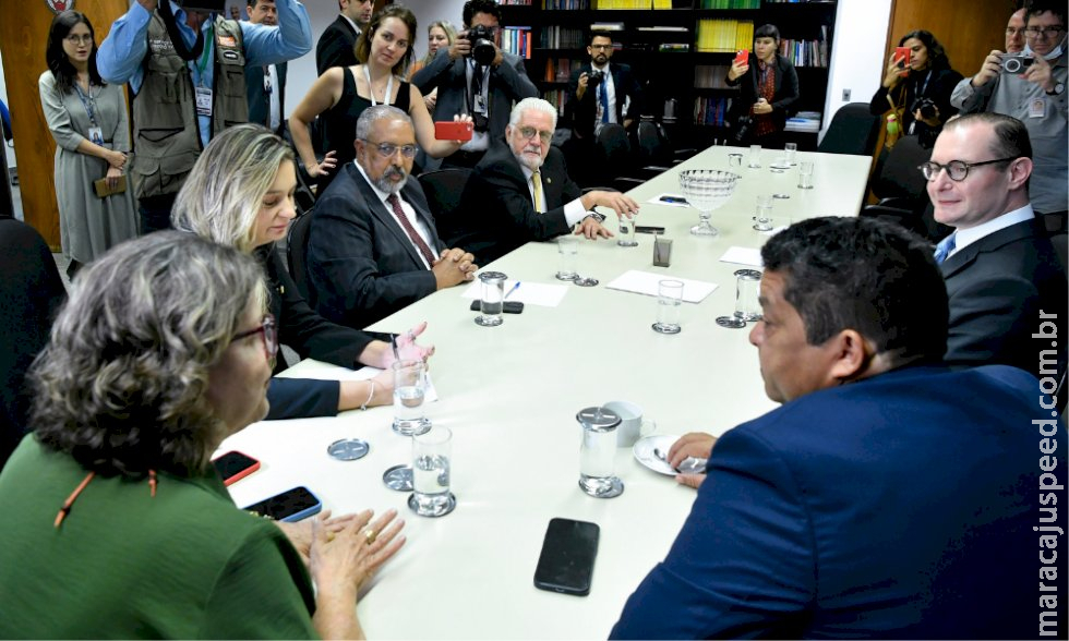 Depois de ‘dia cheio’ com senadores independentes e de oposição, Zanin se reúne com PT e evangélicos Depois de ‘dia cheio’ com senadores independentes e de oposição, Zanin se reúne com PT e evangélicos