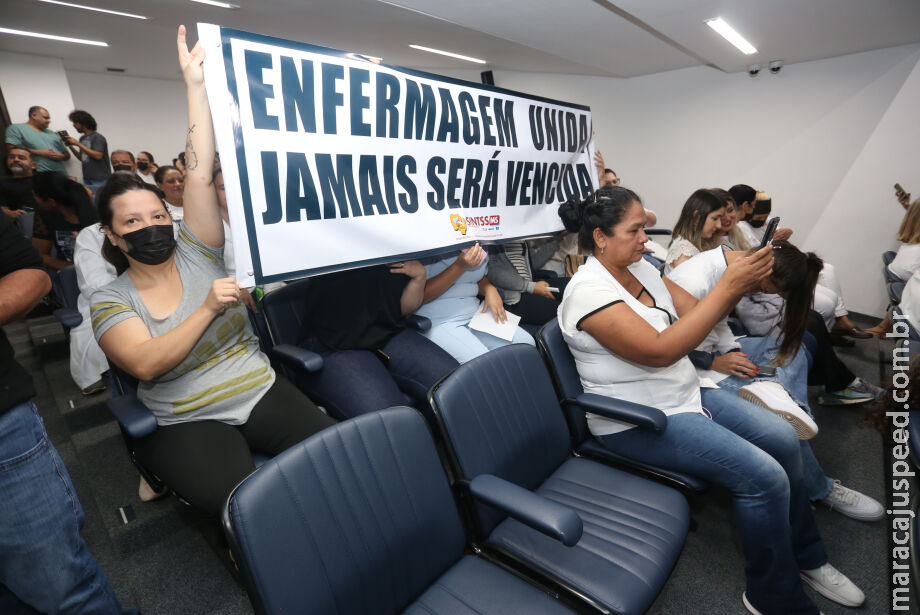 Enfermeiros protestam pelo piso salarial em Campo Grande 