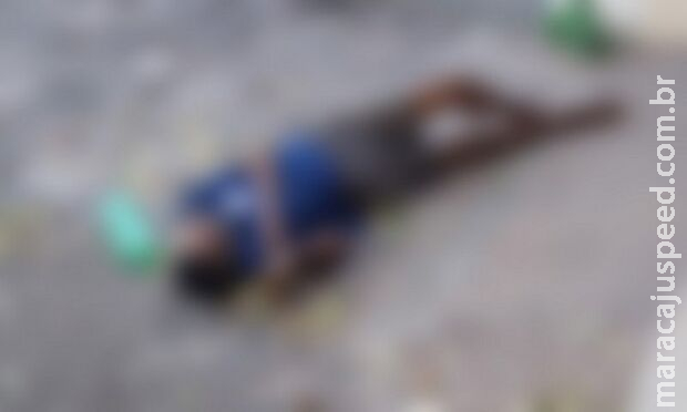 Homem é achado morto em calçada e polícia investiga em Corumbá Homem é achado morto em calçada e polícia investiga em Corumbá