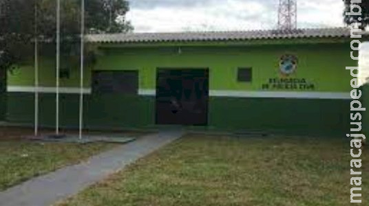 Homem é espancado à tijoladas depois de tentar estuprar adolescente de 16 anos Homem é espancado à tijoladas depois de tentar estuprar adolescente de 16 anos