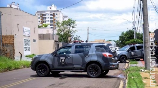 Homem é morto em confronto policial após fazer duas mulheres reféns