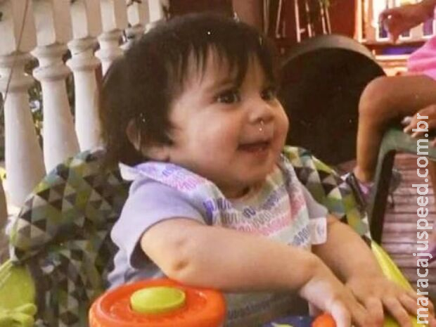 Mãe sai de férias e deixa bebê sozinha por dez dias; criança morre Mãe sai de férias e deixa bebê sozinha por dez dias; criança morre