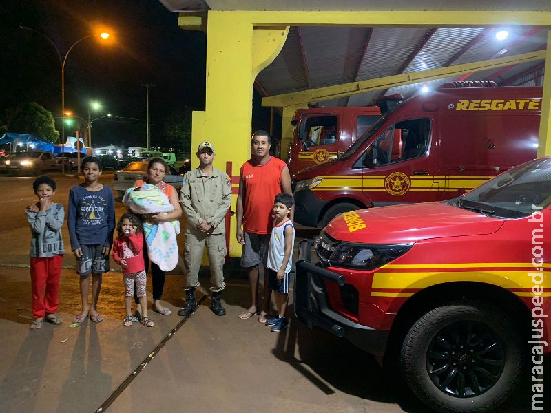 Maracaju: Por telefone, Soldado do Corpo de Bombeiro orienta pai desesperado a salvar bebê de apenas 11 dias de vida, que estava engasgado Maracaju: Por telefone, Soldado do Corpo de Bombeiro orienta pai desesperado a salvar bebê de apenas 11 dias de vida, que estava engasgado