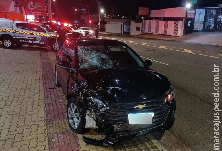 Motorista colide carro contra moto e mata técnica de enfermagem