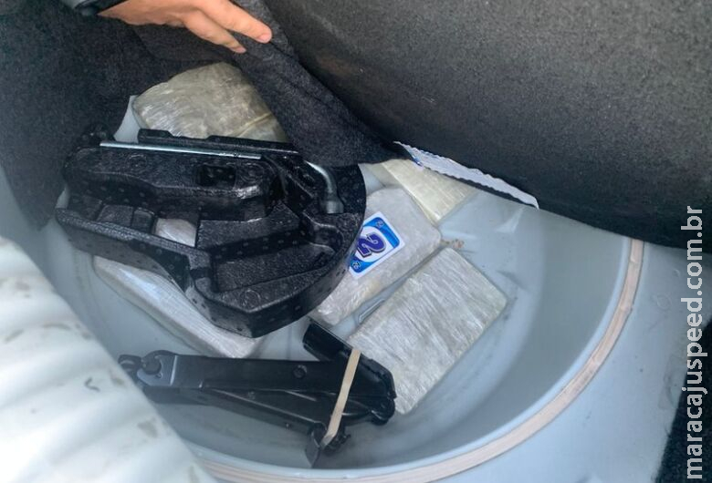 Motorista é preso com 5,6 quilos de cocaína na fronteira com a Bolívia Motorista é preso com 5,6 quilos de cocaína na fronteira com a Bolívia