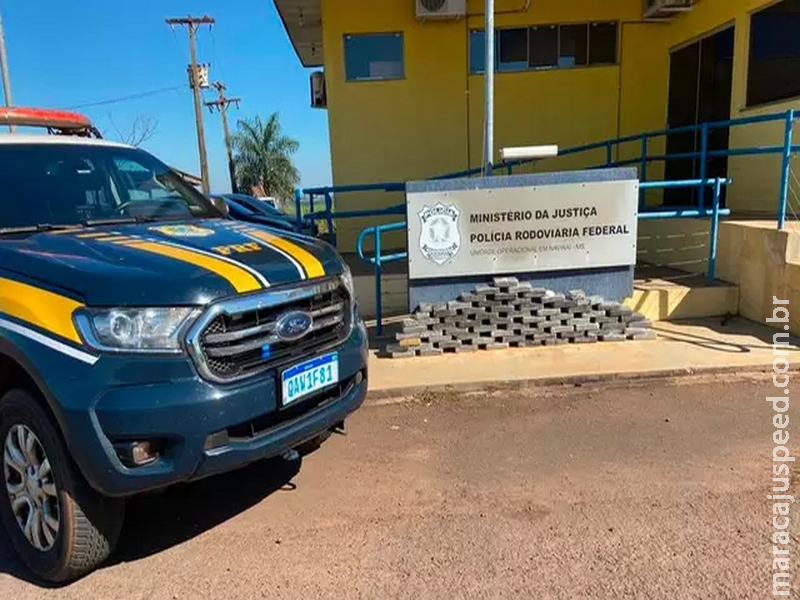Motorista foge a pé ao ser descoberto com R$ 13 milhões em cocaína Motorista foge a pé ao ser descoberto com R$ 13 milhões em cocaína