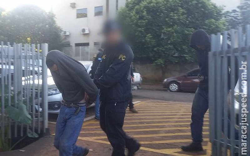 Pai e filho são presos acusados de matar cobrador na BR-163 em Dourados