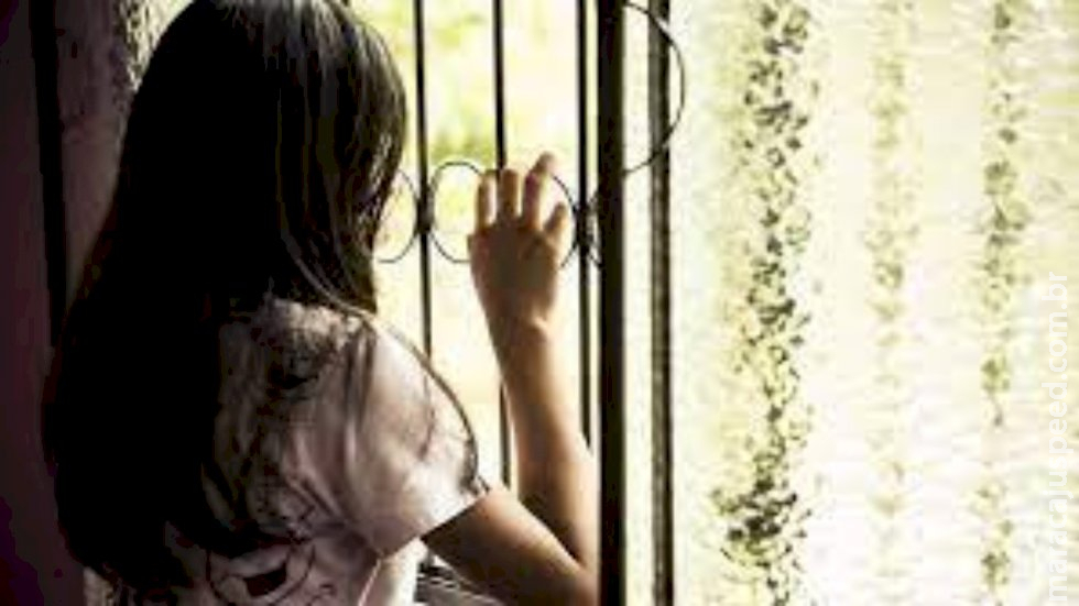 Patrão que estuprou babá de 14 anos dos filhos é condenado a prisão e pagamento de indenização Patrão que estuprou babá de 14 anos dos filhos é condenado a prisão e pagamento de indenização