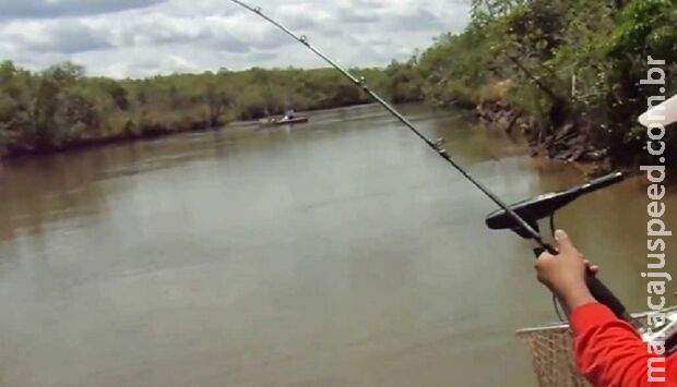 Pescador se desequilibra e desaparece nas águas do Rio Verde em Água Clara Pescador se desequilibra e desaparece nas águas do Rio Verde em Água Clara