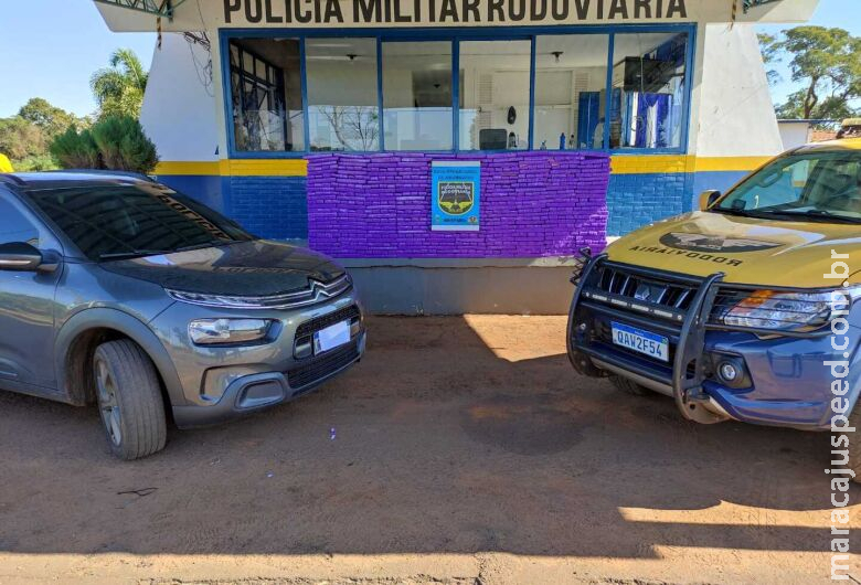Polícia Rodoviária flagra traficantes com carga de maconha Polícia Rodoviária flagra traficantes com carga de maconha