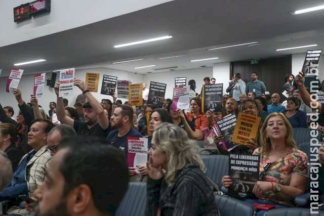 Professores de MS lotam Assembleia para defender liberdade de ensinar