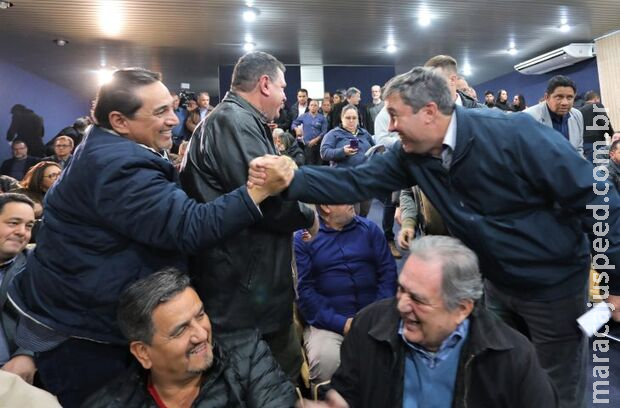 Riedel entrega R$ 4,9 milhões em maquinários a prefeitos de MS: 