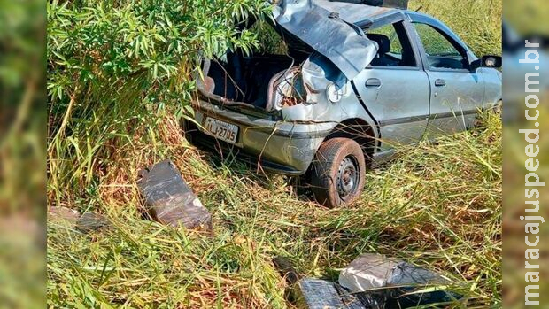 Traficante capota carro durante fuga e toma tiro da polícia na MS-295