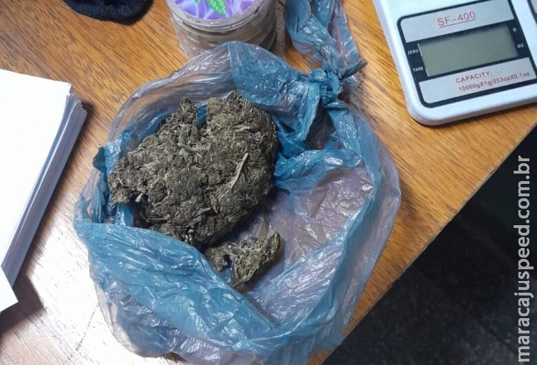 Trio é preso após algazarra e uso de maconha em ônibus