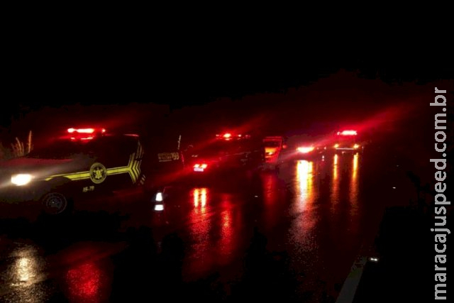Turista francesa morre após táxi colidir em traseira de carreta na MS-178, entre Bonito e Bodoquena Turista francesa morre após táxi colidir em traseira de carreta na MS-178, entre Bonito e Bodoquena