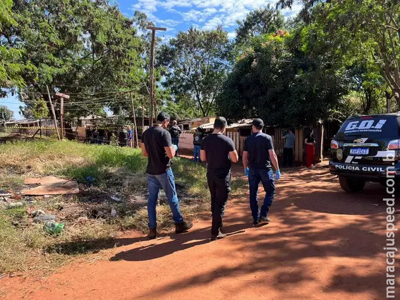 Achado morto em barraco, homem foi atingido por um tiro na cabeça Achado morto em barraco, homem foi atingido por um tiro na cabeça