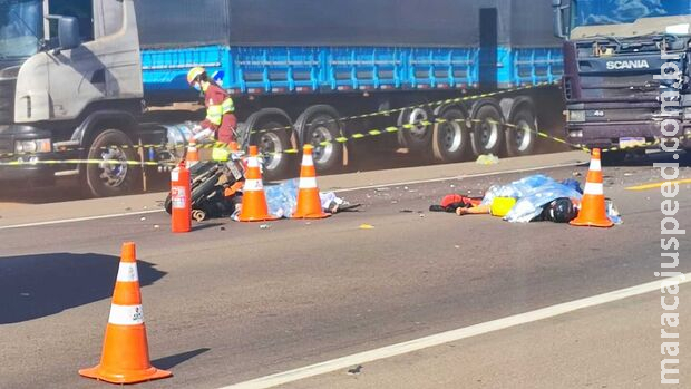 Acidente entre moto e carreta deixa dois mortos na BR-163, em Campo Grande Acidente entre moto e carreta deixa dois mortos na BR-163, em Campo Grande
