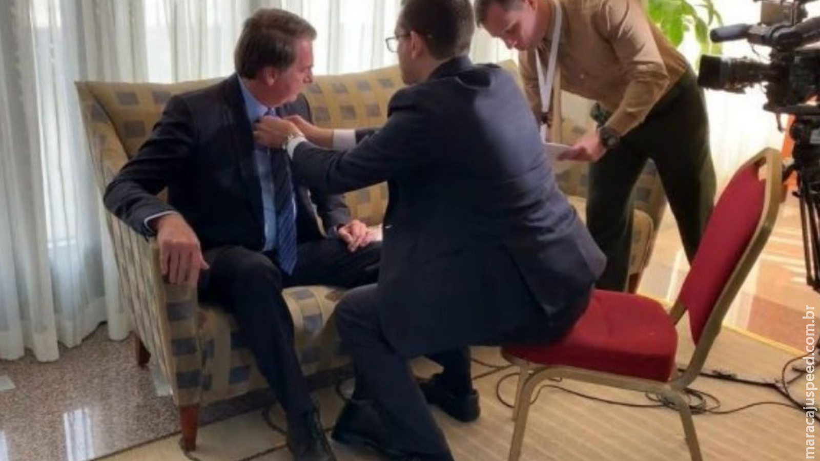 Antes de entrevista do Caso Marielle, repórter tranquiliza Bolsonaro: “O senhor está entre amigos” Antes de entrevista do Caso Marielle, repórter tranquiliza Bolsonaro: “O senhor está entre amigos”