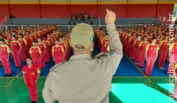 Apesar de decisão do governo Lula, MS vai manter escolas cívico-militares Apesar de decisão do governo Lula, MS vai manter escolas cívico-militares