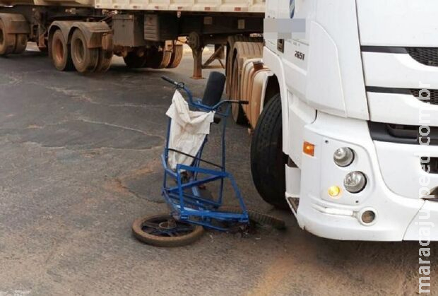 Ciclista fratura braço ao ser atropelado por carreta em Amambai 