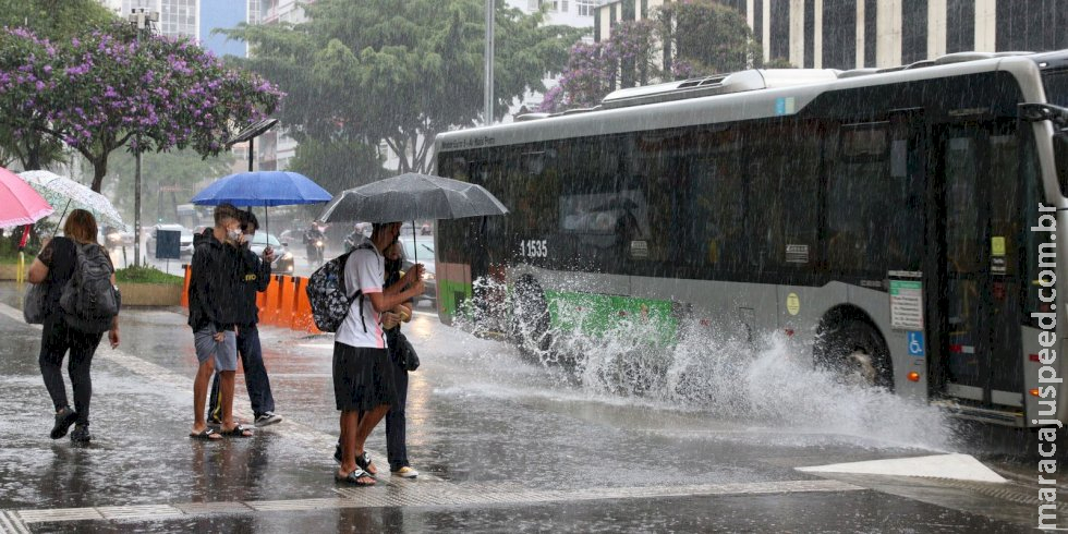 Ciclone extratropical intensifica chuvas no sul do país 