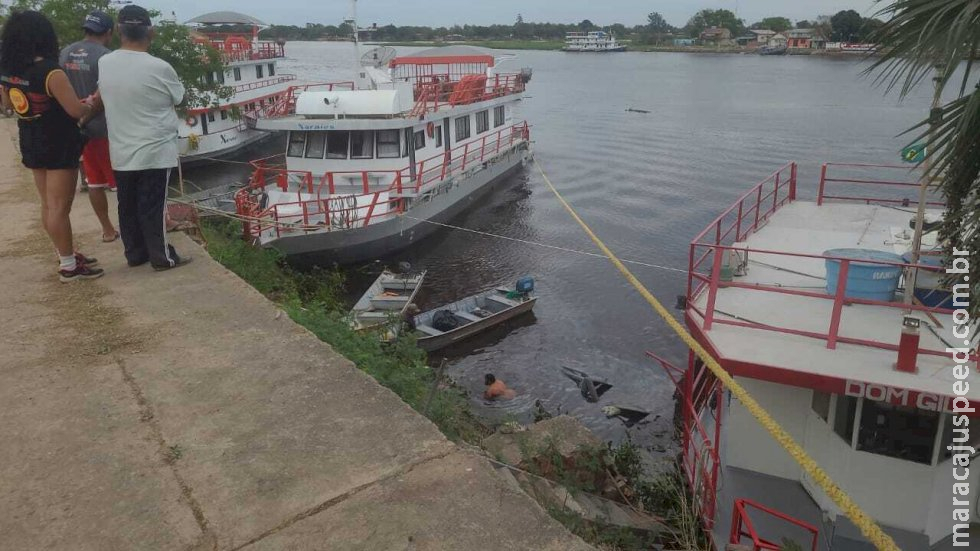 Durante bebedeira, homem pega caminhonete e cai no Rio Paraguai