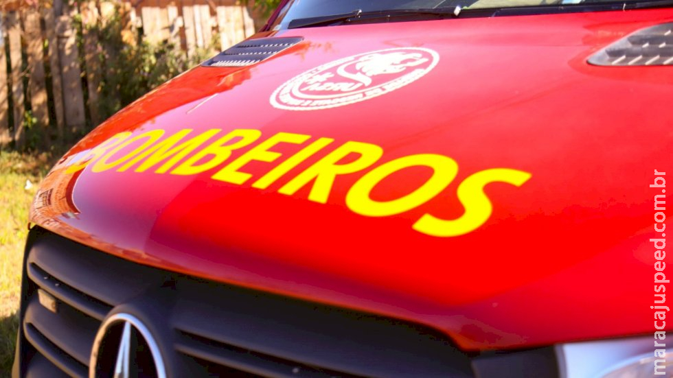 Em casa em chamas, Bombeiros encontram corpo de mulher carbonizado e com ferimento na cabeça em Naviraí Em casa em chamas, Bombeiros encontram corpo de mulher carbonizado e com ferimento na cabeça em Naviraí