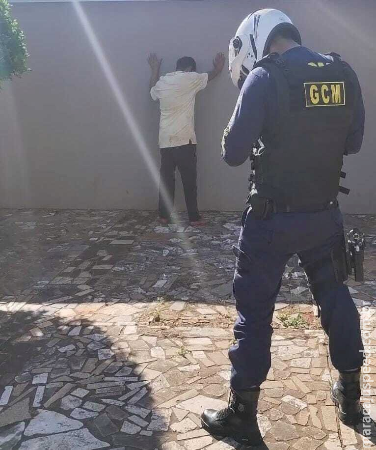 Homem ameaça com revólver funcionários de Unidade de Saúde Homem ameaça com revólver funcionários de Unidade de Saúde