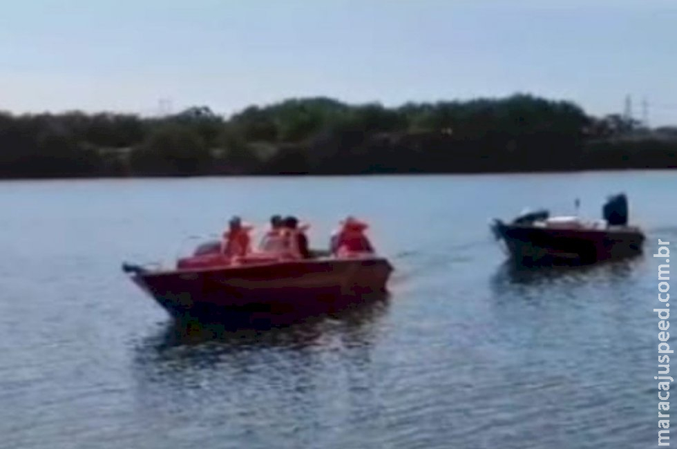 Homem morre afogado ao cair de barco durante pesca em MS Homem morre afogado ao cair de barco durante pesca em MS