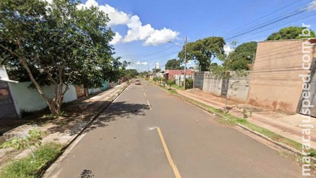 Jovem curtindo em casa com a mãe é atingido por tiro em Campo Grande Jovem curtindo em casa com a mãe é atingido por tiro em Campo Grande