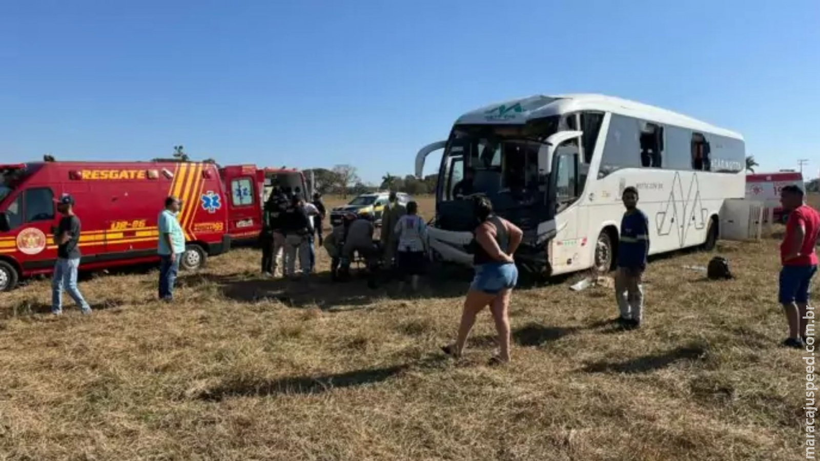 Motorista de ônibus morre após ser atingido por peça que se desprendeu de veículo na rodovia