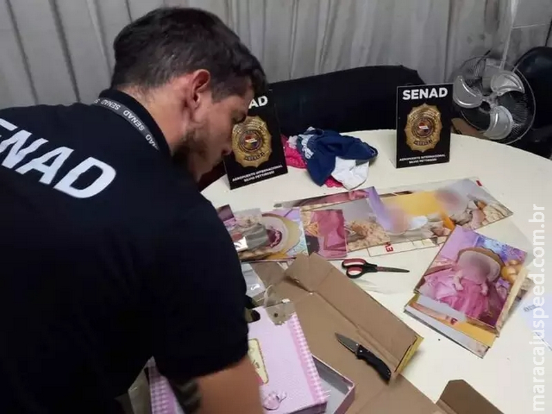 No Paraguai, traficantes tentam embarcar cocaína disfarçada em fotos de bebês No Paraguai, traficantes tentam embarcar cocaína disfarçada em fotos de bebês