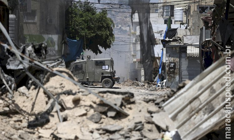 Operação de Israel na Cisjordânia deixa ao menos dez mortos Operação de Israel na Cisjordânia deixa ao menos dez mortos