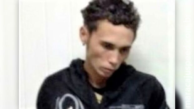 Rapaz é preso por bater e ameaçar matar o pai em Naviraí Rapaz é preso por bater e ameaçar matar o pai em Naviraí