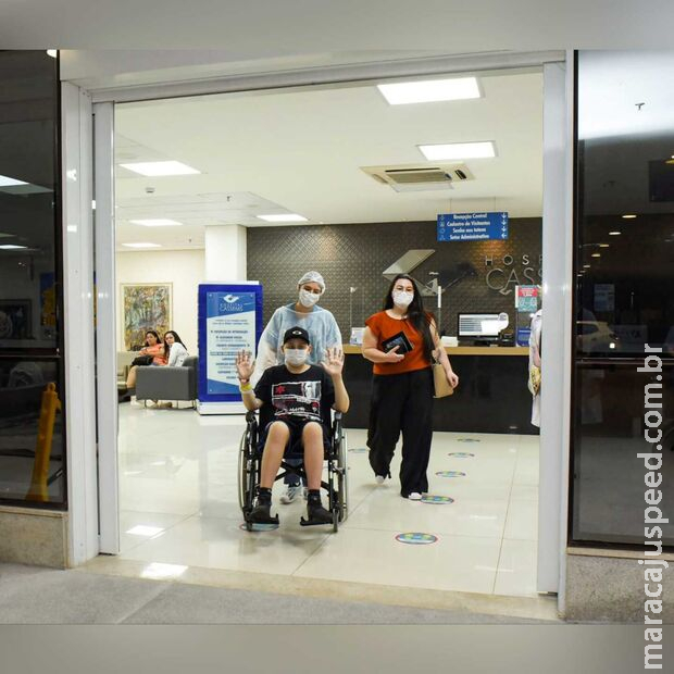Adolescente de 14 anos recebe transplante de medula óssea no Hospital Cassems; terceiro na Capital
