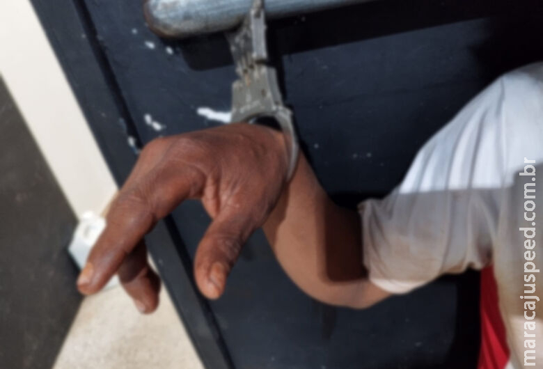 Adolescente escapa de estupro após ser arrastada até banheiro Adolescente escapa de estupro após ser arrastada até banheiro