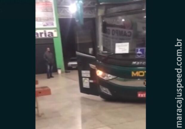 Banheiro de busão tem 