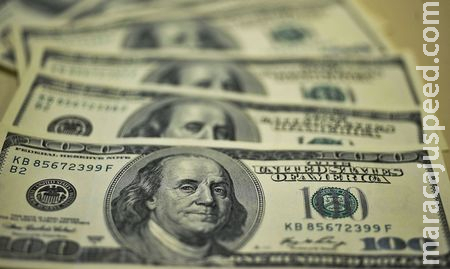Bolsa volta a cair e dólar sobe com piora de perspectiva fiscal Bolsa volta a cair e dólar sobe com piora de perspectiva fiscal