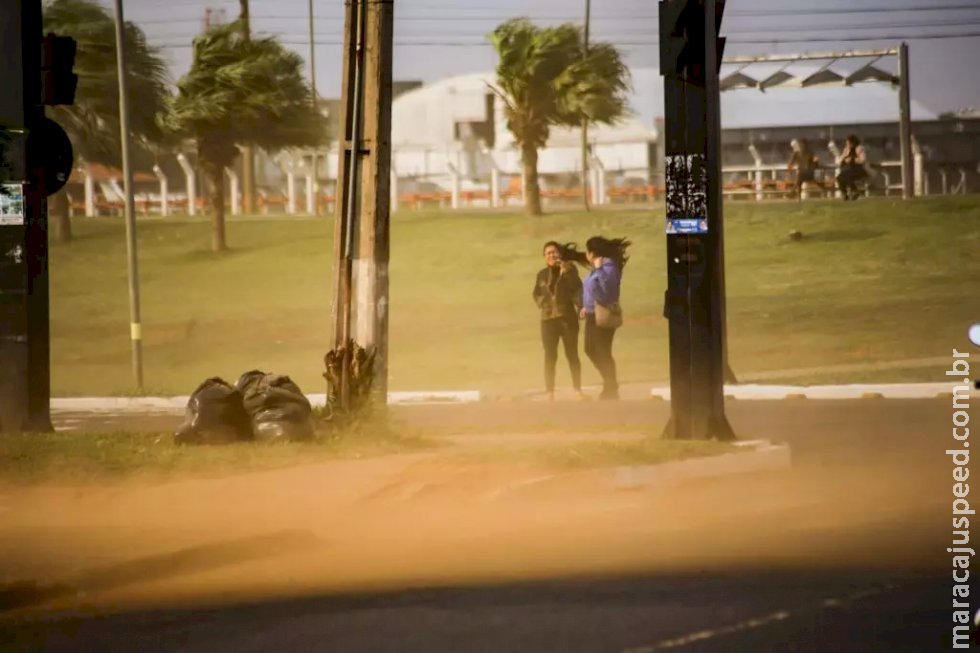  Com frente fria chegando, Inmet emite alerta para de perigo para vendaval em 64 municípios de MS 