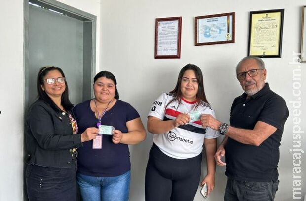 Detran entrega primeiras habilitações do programa CNH MS Social em Dourados