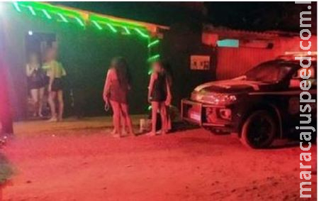 Em Sidrolândia, Homem é preso apos agredir garotas de programa e ameaças portando arma de fogo Em Sidrolândia, Homem é preso apos agredir garotas de programa e ameaças portando arma de fogo