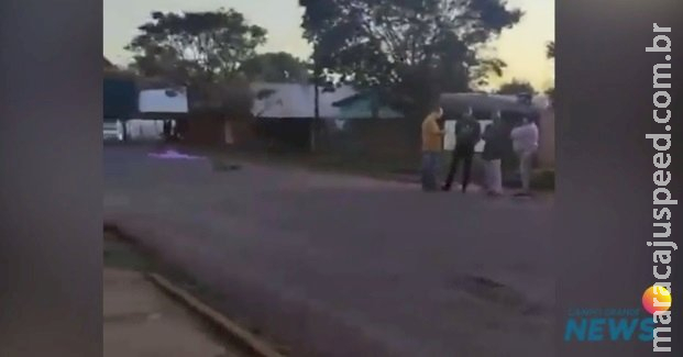 Estudante de 7 anos morre atropelado ao descer de ônibus para comprar pastel Estudante de 7 anos morre atropelado ao descer de ônibus para comprar pastel