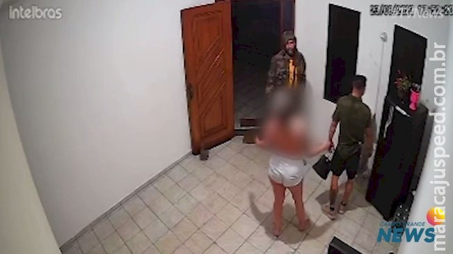 Garota de programa é estuprada por homem armado após marcar encontro em site Garota de programa é estuprada por homem armado após marcar encontro em site