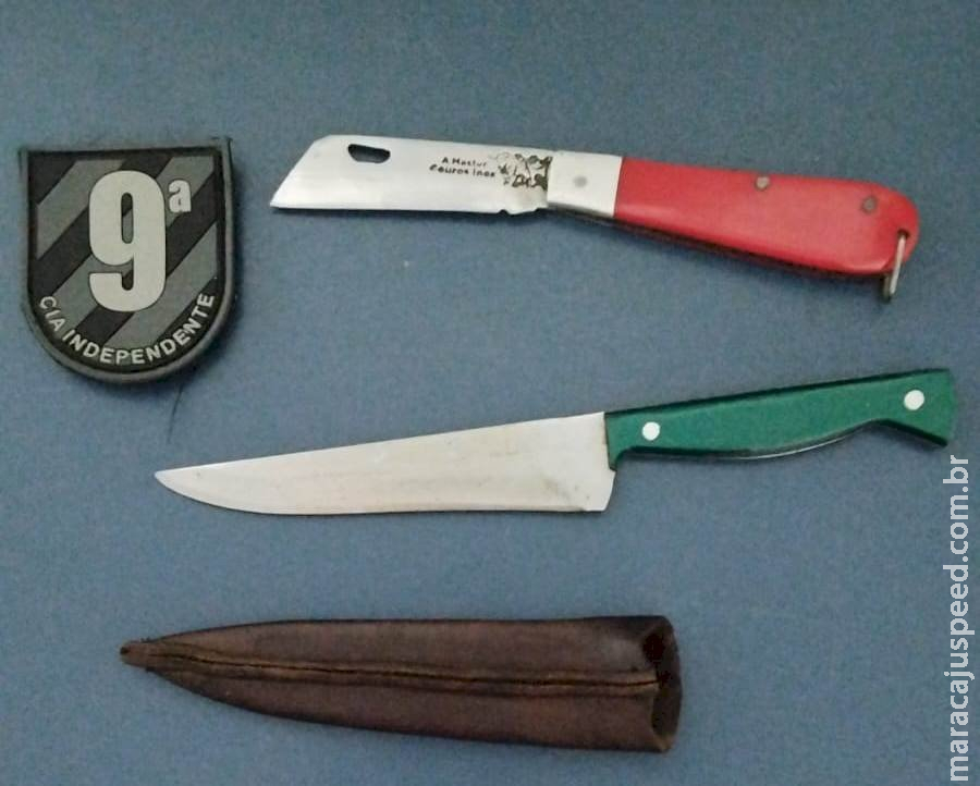 Homem armado com faca e canivete é preso após causar pânico no CAPS Homem armado com faca e canivete é preso após causar pânico no CAPS